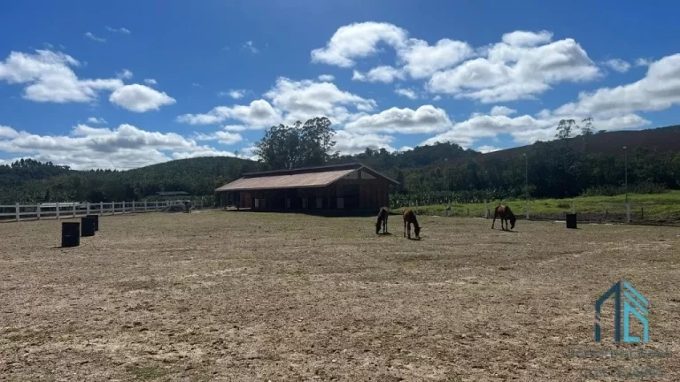 Imagem Sítio/Chácara (Estuda permuta) a venda com casa em Balneário Piçarras SC