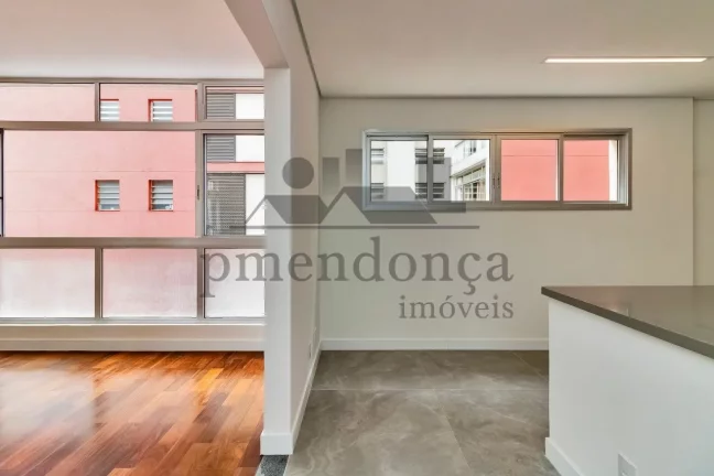 Imagem Apartamento reformado com 267m², 3 suítes e 2 vagas de garagem a venda no Paraíso.