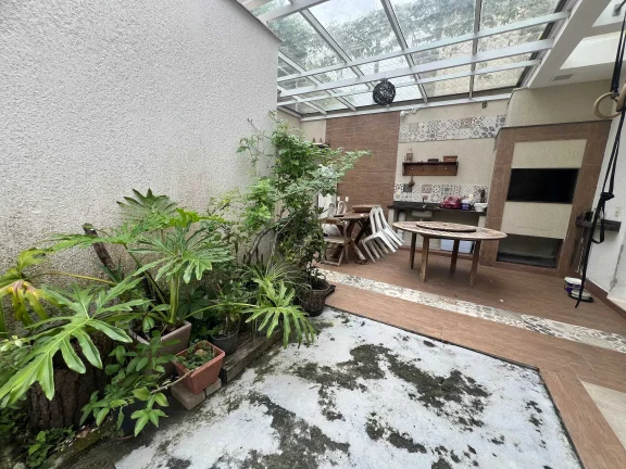 Imagem Casa com 5 suítes e 5 vagas na garagem na Praia dos Amores - Balneário Camboriú/SC