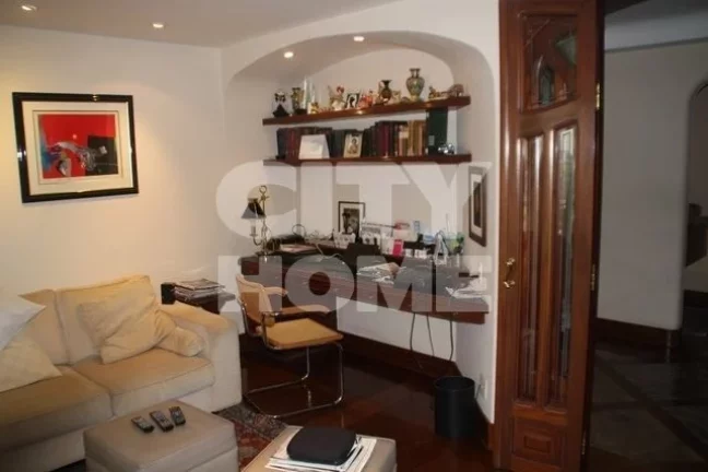 Imagem Excelente apartamento com incríveis 450m2, 4 dormitórios ( 4 suítes ), 6 banheiros, living para 3...