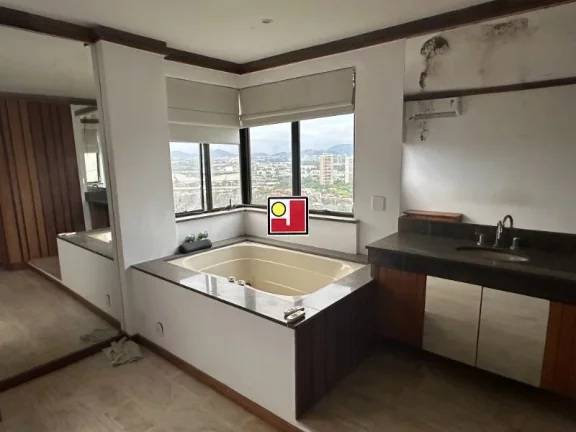Imagem Vendo Cob Alfa 1, na Praia da Barra, nascente, vista mar, montanhas e lagoa, indevassável, original 3Q, 190,42m², duplex, ônibus, clube, tênis,futebol