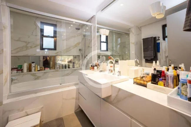 Imagem Itaim nobre, reformado, 4 suítes