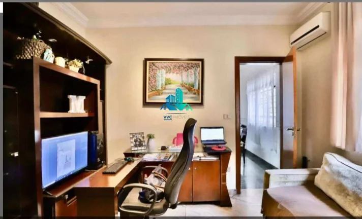 Imagem Grande Oportunidade na Mooca: Casa com 330m2 de Terreno e Estrutura para Residência ou Empresa