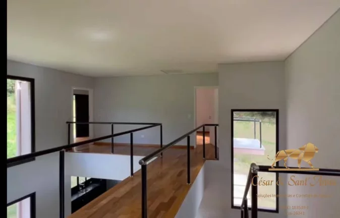 Imagem Linda Casa a Venda em Condomínio fechado em Campos do Jordão-SP