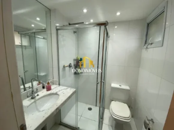 Imagem Apartamento com 03 dormitórios, todos suítes com sacada equipada com tela, vidro e blackout. Possu...
