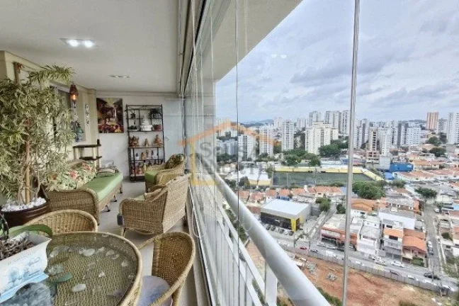 Imagem Apartamento com 142m², 3 dormitórios, sendo 3 suites, 5 banheiros, sala para dois ambientes, varan...
