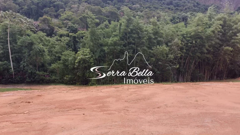 Terreno Plano em Condomínio em Corrêas, Petrópolis/RJ