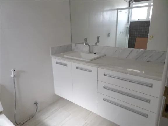 Imagem Apartamento alto padrão - 1º pavimento - 3 suítes, sendo uma master (todas com ar), sala e dormit...