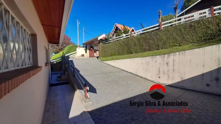Imagem Casa a Venda na Nova Suíça em Campos do Jordão - SP.