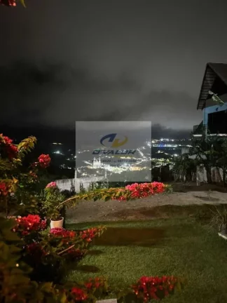 Imagem Vendo lindo Chalé com área total de 518 m², espaço gourmet e 3 vagas