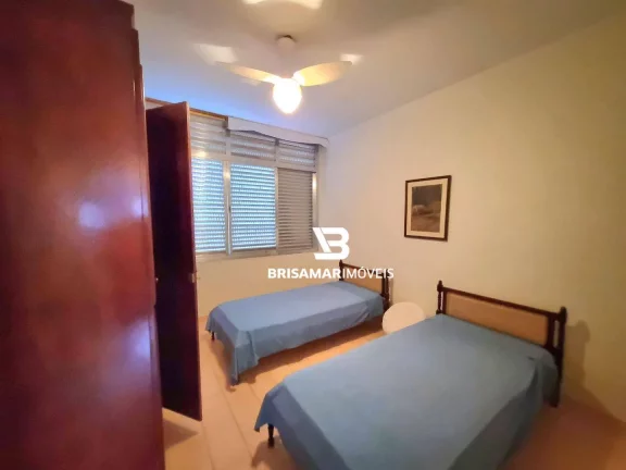 Imagem PITANGUEIRAS- UMA QUADRA DO MAR , AMPLO APARTAMENTO , GARAGEM DEMARCADA NO PRÉDIO.