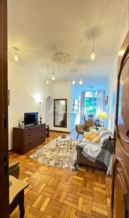 Apartamento à venda em Laranjeiras, 74m2, 2Qtos, de frente, Gal Glicério.