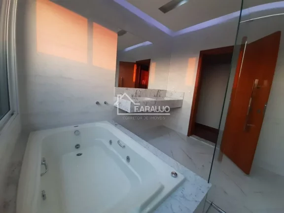 Imagem Casa em Condomínio à venda em Alphaville Nova Esplanada 4 com 400m² 4 suítes, 4 vagas