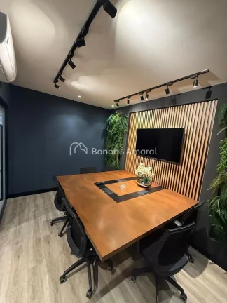Oportunidade excelente! Sala comercial mobiliada para locação, contendo 2 banheiros (masculino e f...