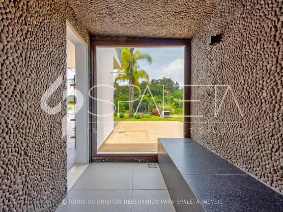 Imagem Casa beira lago e totalmente mobiliada à venda no condomínio Fazenda Vila Real em Itu