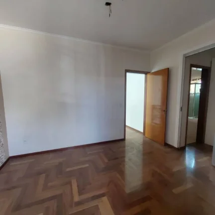Imagem Casa Sobrado, 3 Dormitórios ( 1 Suíte),275m², Condomínio San Marino, Sjc.