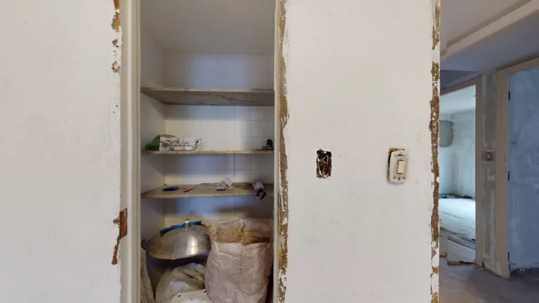 Imagem Apartamento em Reforma 156M², 3Q, 1 Banheiro, 2 Vagas.