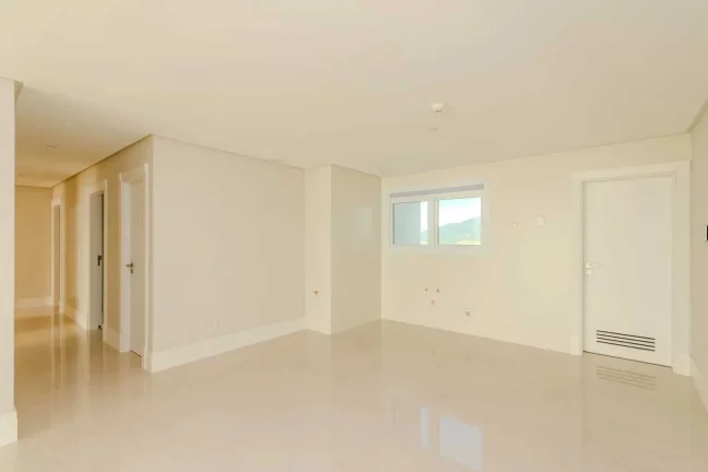 Imagem Apartamento com 3 suítes e 3 vagas de garagem em Balneário Camboriú