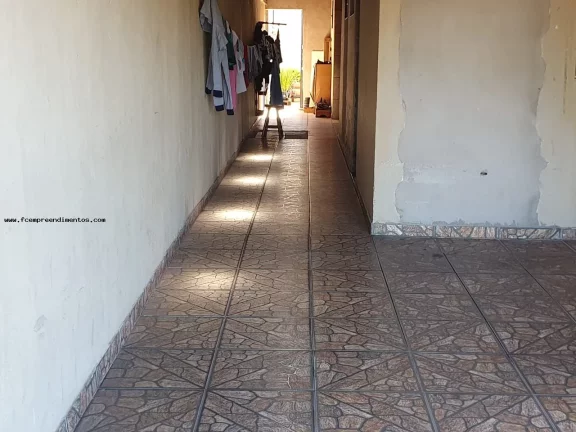 Imagem Casa para Venda em Limeira, Jardim Santa Adélia, 3 dormitórios, 1 suíte, 1 banheiro, 3 vagas