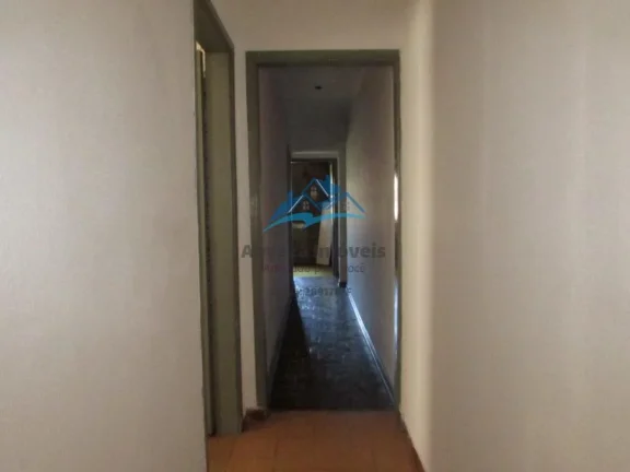 Imagem Casa à Venda no Centro de Carapicuíba | 5 Quartos e Garagem