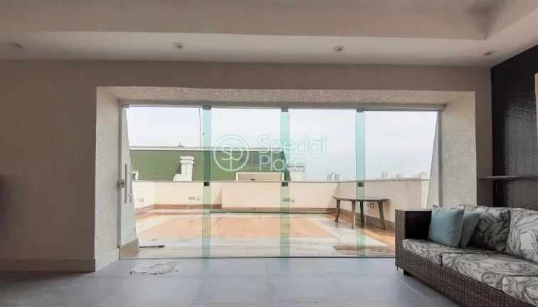 Imagem Cobertura impecável ao lado do Horto. São 210m² de área privativa, 3 dormitórios ( 2 suítes) e...