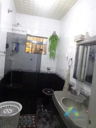 Imagem Linda casa com 3 dormitórios, 3 vagas, 3 banheiros área gourmet com fácil acesso a comércios e principais avenidas.
