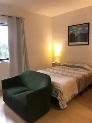 Imagem Flat para aluguel possui 30 metros quadrados com 1 quarto em Moema