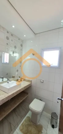 Imagem Casa em Condomínio de Luxo em Águas de Santa Bárbara-SP: 3 Quartos, Suíte, 2 Salas, 3 Banheiros, 4 Vagas, 220m².