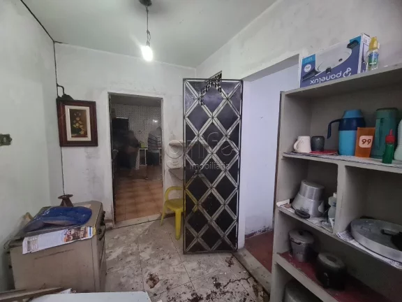 Imagem Excelente casa de esquina, bem ventilada, em ótima localização no Rodolfo Teófilo próximo ao Co...