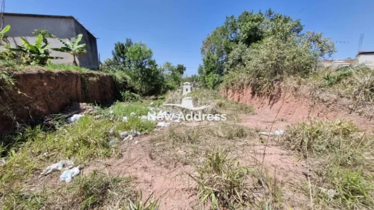 Imagem Terreno com 720m² à Venda em Guarapari