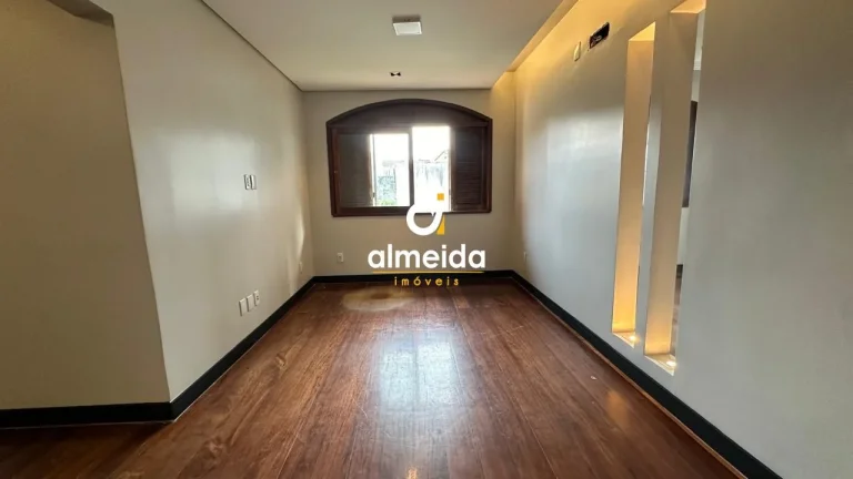 Imagem Casa 3 dormitórios à venda Nossa Senhora de Lourdes Santa Maria/RS