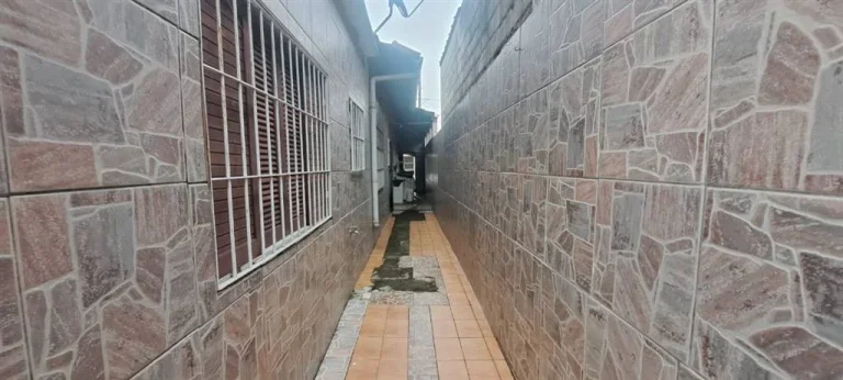 Imagem CASA COM 53 m² - MARACANÃ - PRAIA GRANDE SP