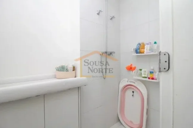 Imagem Apartamento de 52m² com 2 dormitórios, um com armário, 1 banheiro, sala para dois ambientes com s...