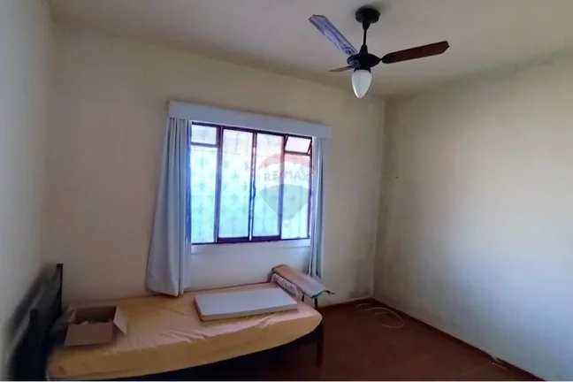 Imagem Casa com três quartos, Perto da Praia e da Praça da 70, Itaipuaçu Terreno completo
