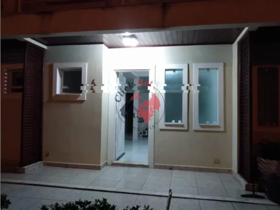 Imagem Sobrado em Condomínio à Venda, Frente a Praia, 2 suítes, varanda, quintal e 2 vagas, bairro Gaivota, Itanhaém