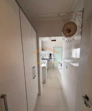 Imagem Apartamento totalmente reformado e mobiliado, com 268m², 4 dormitórios, sendo 4 suítes, ampla sal...