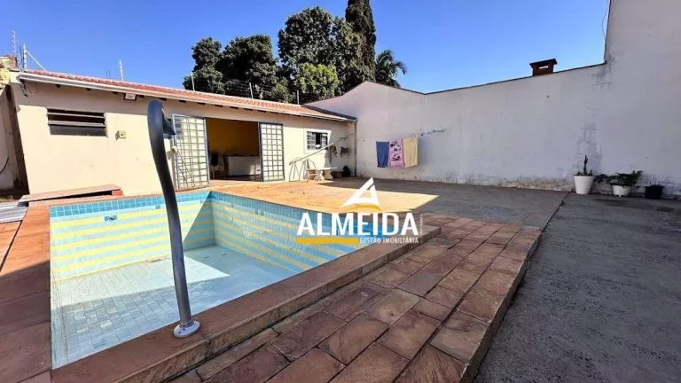 Imagem Casa com 3 dormitórios à venda, 200 m² por R$ 600.000,00 - Parque Universitário - Rio Claro/SP