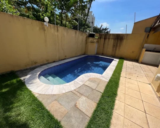 Imagem Sobrado São Francisco condomínio, 4 dorm , piscina.