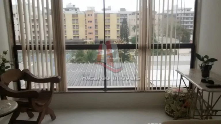 Imagem Cobertura c/ 4 Quartos Semi Mobiliada há 100 Mts da Praia