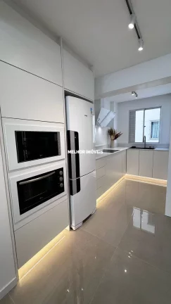 Imagem Apartamento Quadra Mar á venda com 03 Dormitórios localizado no centro de Balneário Camboriú.
