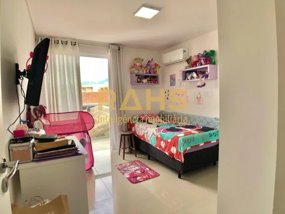 Imagem Sobrado Geminado com 115 m² de área construída com 1 suíte e 2 quartos, 2 vagas de garagem a ven...