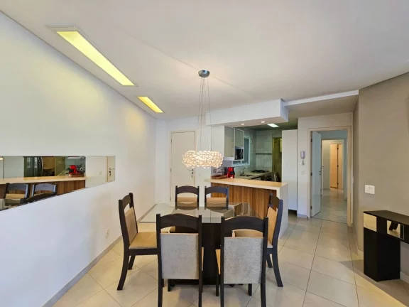 Imagem Apartamento pé na areia à venda em Riviera de São Lourenço Módulo 07: 3 quartos, 3 suítes, 2 salas, 2 vagas, 155,39m². Luxo e conforto!
