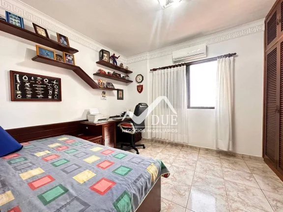 Imagem Apartamento com 3 dormitórios à venda, 161 m² por R$ 1.300.000,00 - Boqueirão - Santos/SP