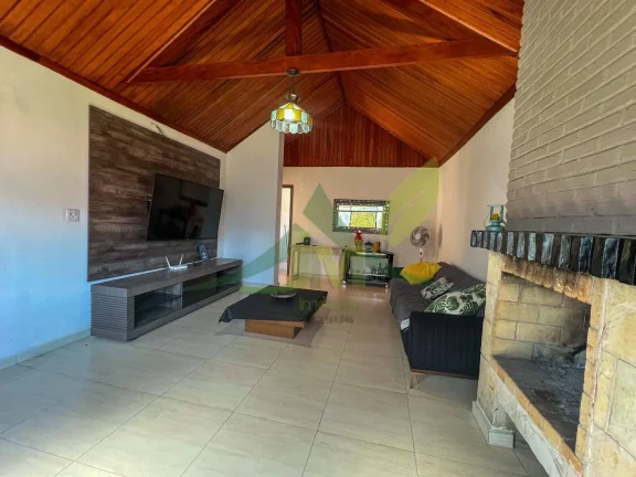 Imagem Ampla Chácara em Atibaia – 3 Dormitórios, Piscina e Casa de Caseiro