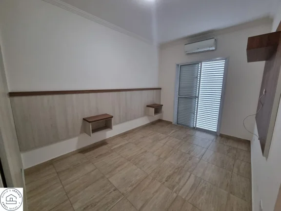 Imagem Sobrado à venda em condomínio fechado de alto padrão em Peruíbe.