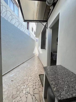 Imagem Casa geminada com churrasqueira em São Vicente!