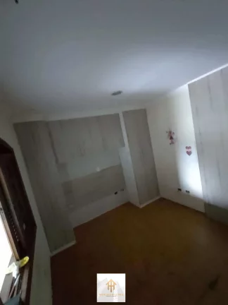 Imagem Sobrado à venda, com 5 quartos, 100m2