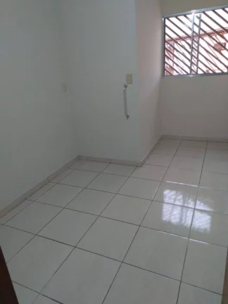 Imagem Sobrado com 3 dormitórios para alugar, 183 m² por R$ 3.550,00/mês - Parque Jaçatuba - Santo André/SP