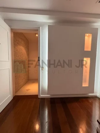 Imagem Apartamento de luxo no coração de São Paulo: 3 quartos, 3 suítes, 3 salas, 5 banheiros, 3 vagas de garagem, 170m² no Itaim Bibi.
