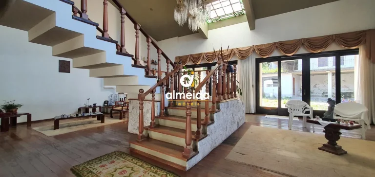 Imagem Casa 4 dormitórios à venda Centro Santa Maria/RS